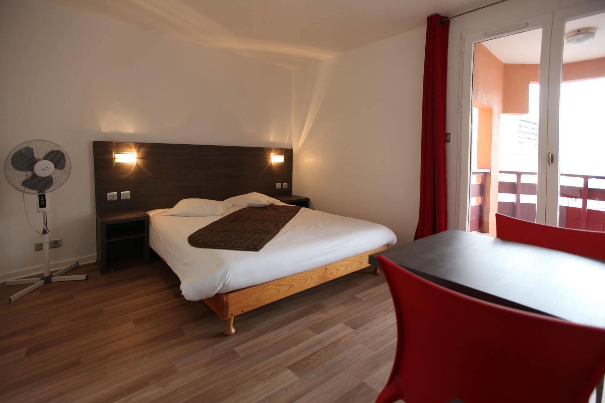 Geneva Residence Гайард Экстерьер фото